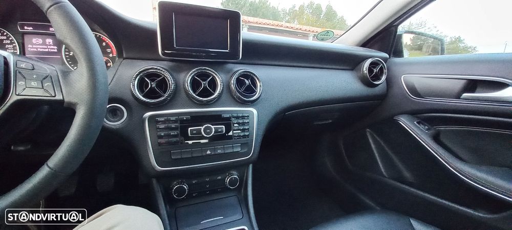 Mercedes-Benz A 160 CDI AMG Line - 38