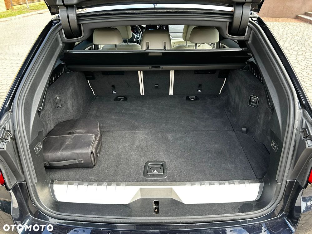 BMW Seria 5 530e xDrive M Sport sport - 28