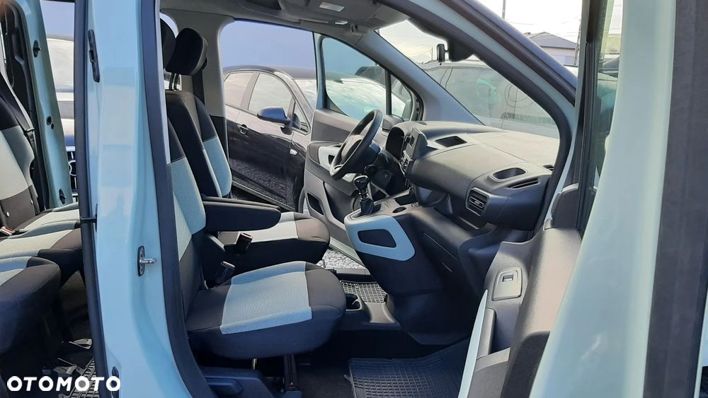 Citroën Berlingo XL PureTech 110 SHINE - 13