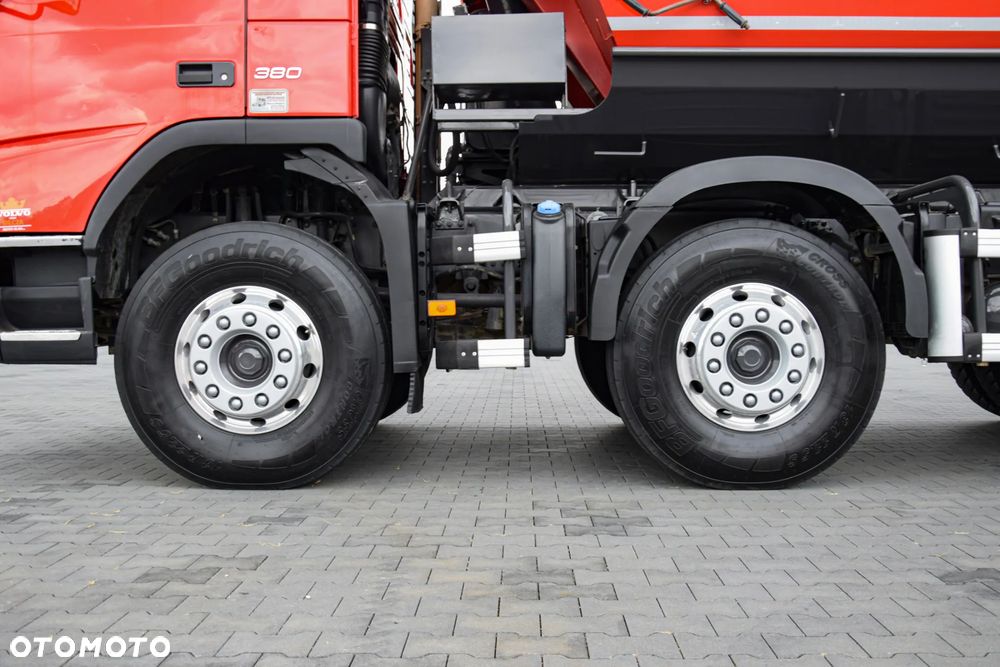 Volvo FMX380 / 8x4 / 13 LITROWY SILNIK / EURO 5 / WYWROTKA TYLNOZSYPOWA / HYDROKLAPA / KAMERA COFANIA / SERWISOWANA / SPROWADZONA - 13