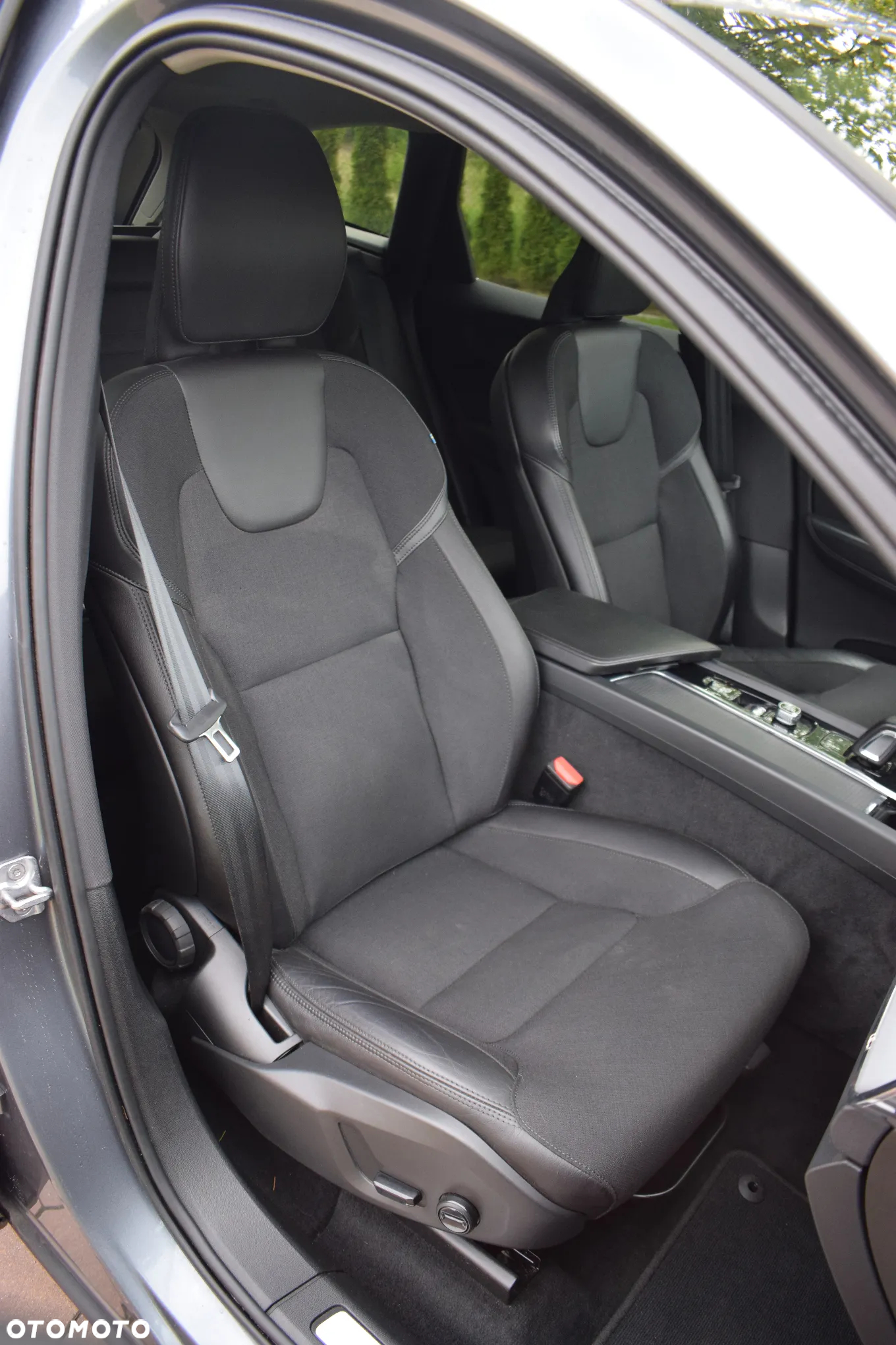Volvo XC 60 D4 Momentum - 12