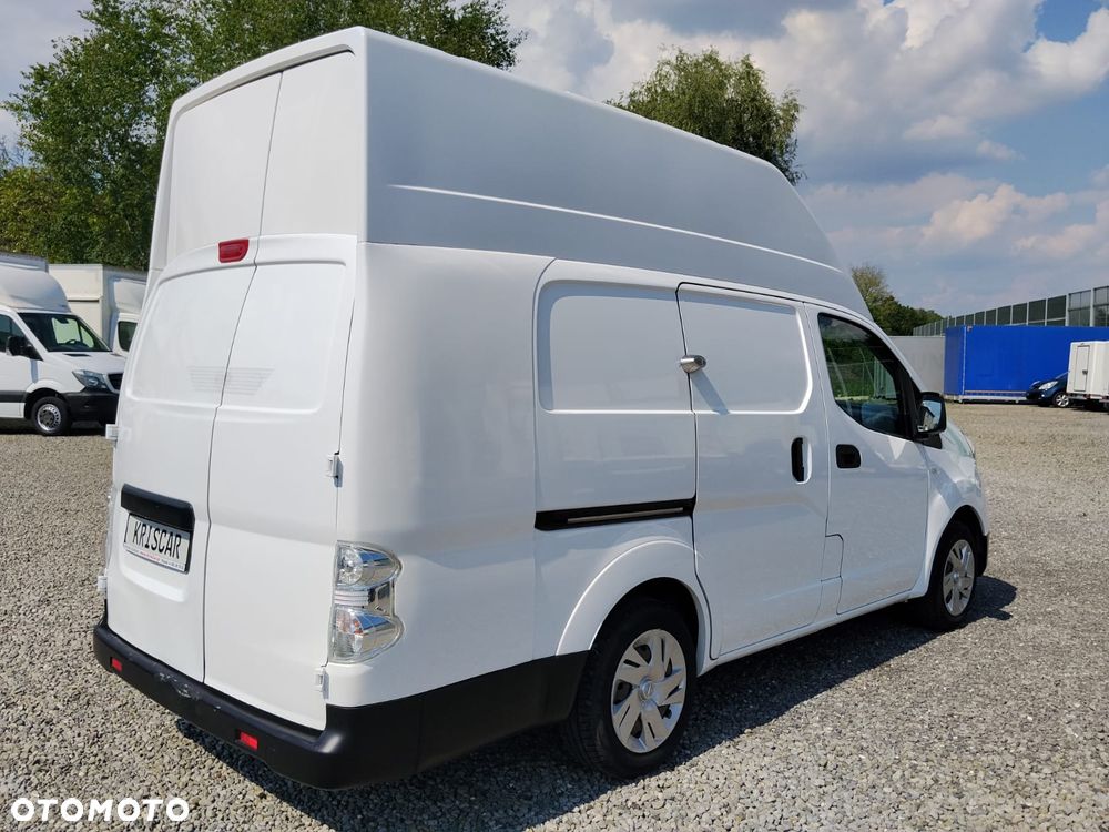 Nissan ENV 200 Maxi - 7