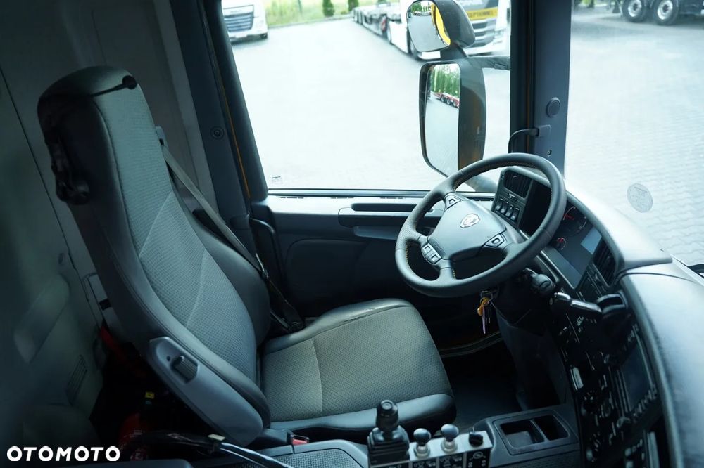 Scania P 410 / 8x4 / WYWROTKA - 6 M + HDS ATLAS 116.3  / ROTATOR / EURO 6 / - 30