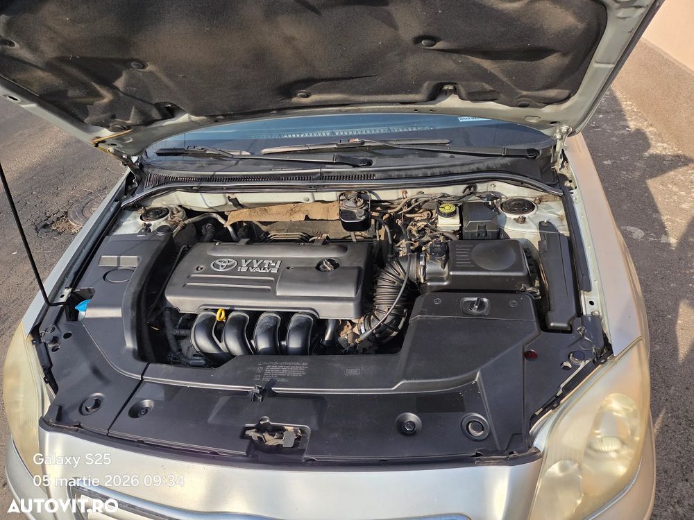 Toyota Avensis 1.8 Sdn. Sol - 7