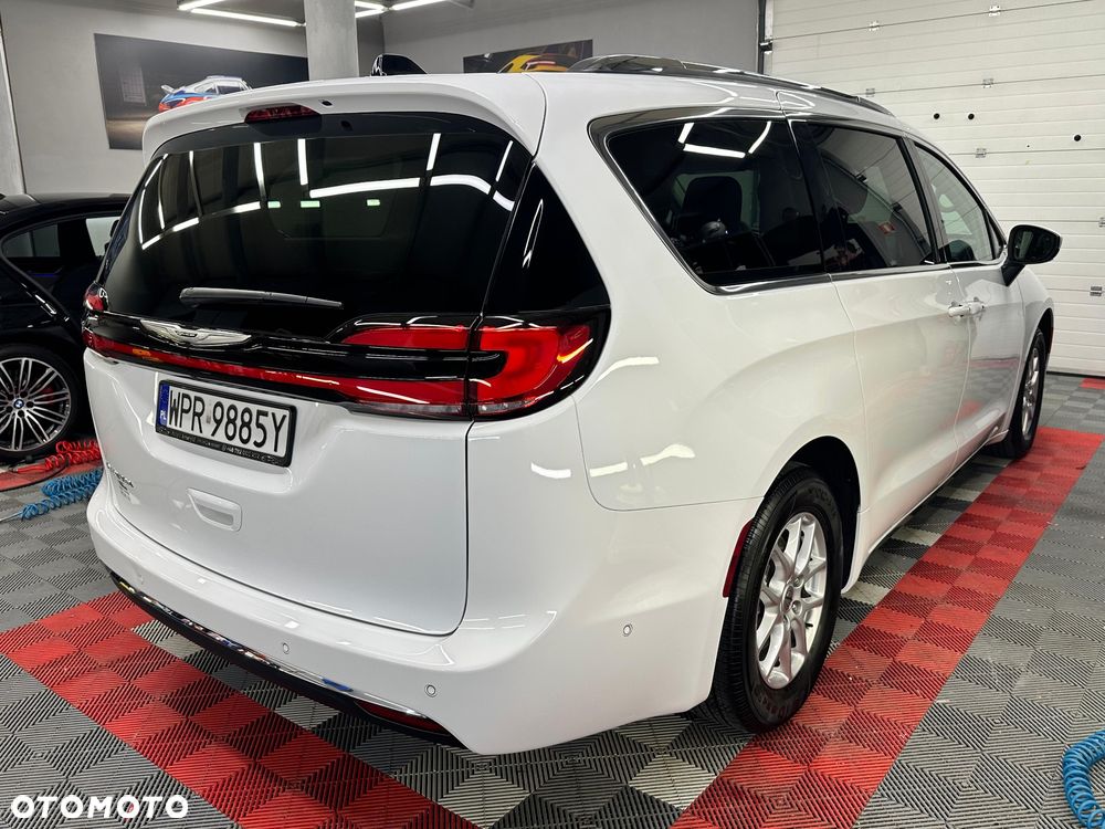 Chrysler Pacifica - 13