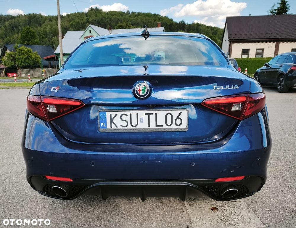 Alfa Romeo Giulia 2.0 Turbo 16V AT8-Q4 Veloce Ti - 4