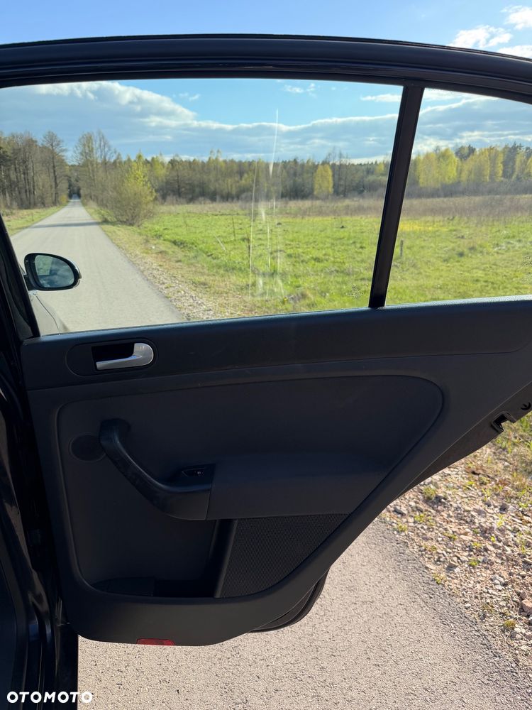 Volkswagen Golf Plus 1.9 TDI Tour - 12