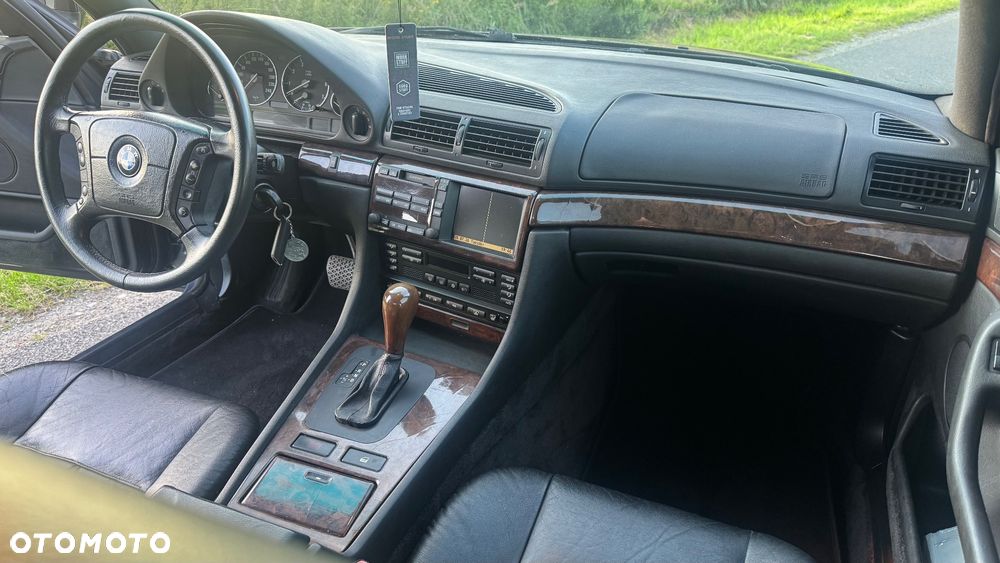 BMW Seria 7 740i - 14