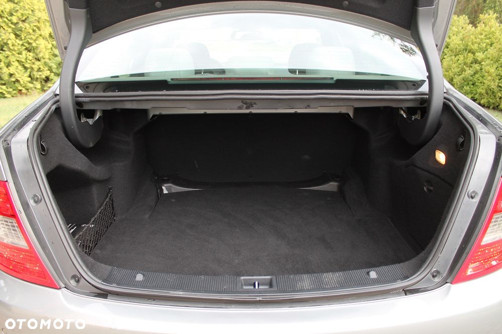 Mercedes-Benz Klasa C 220 CDI DPF Avantgarde - 21