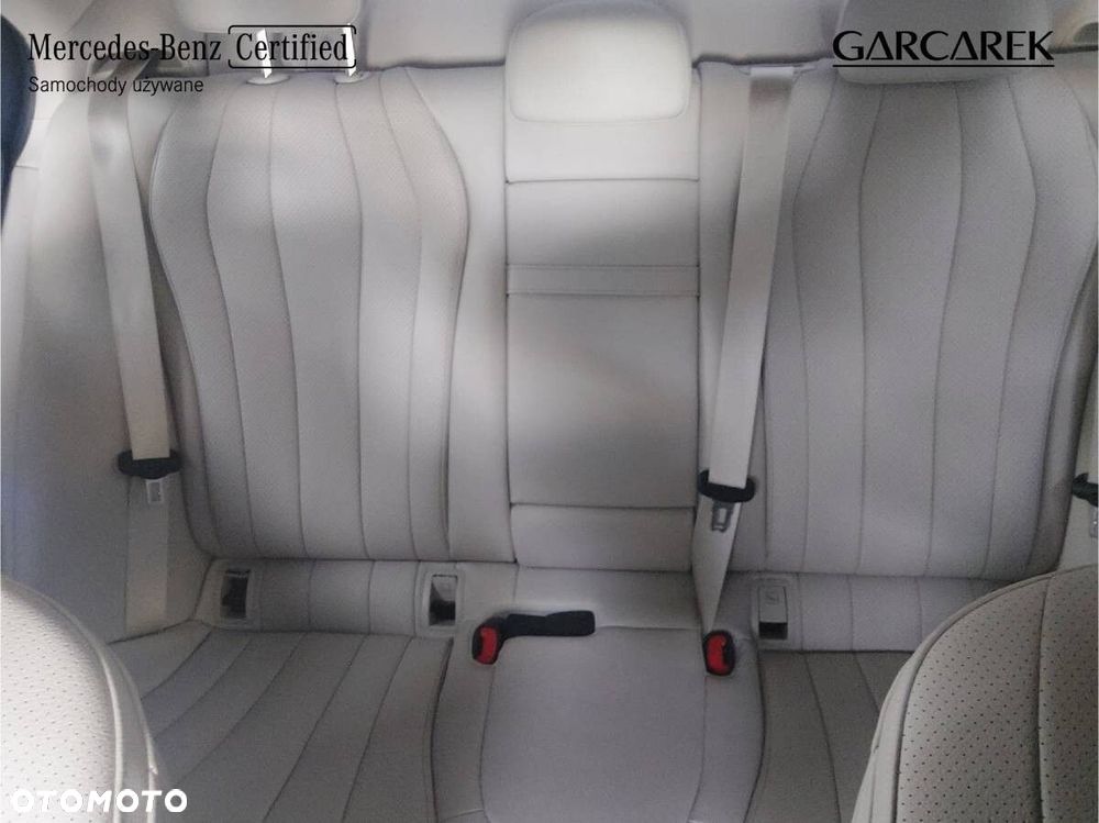 Mercedes-Benz Klasa E 200 mHEV 4-Matic Avantgarde 9G-Tronic - 32