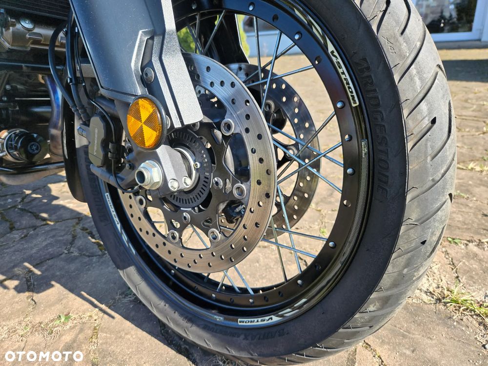 Suzuki V-STROM - 24