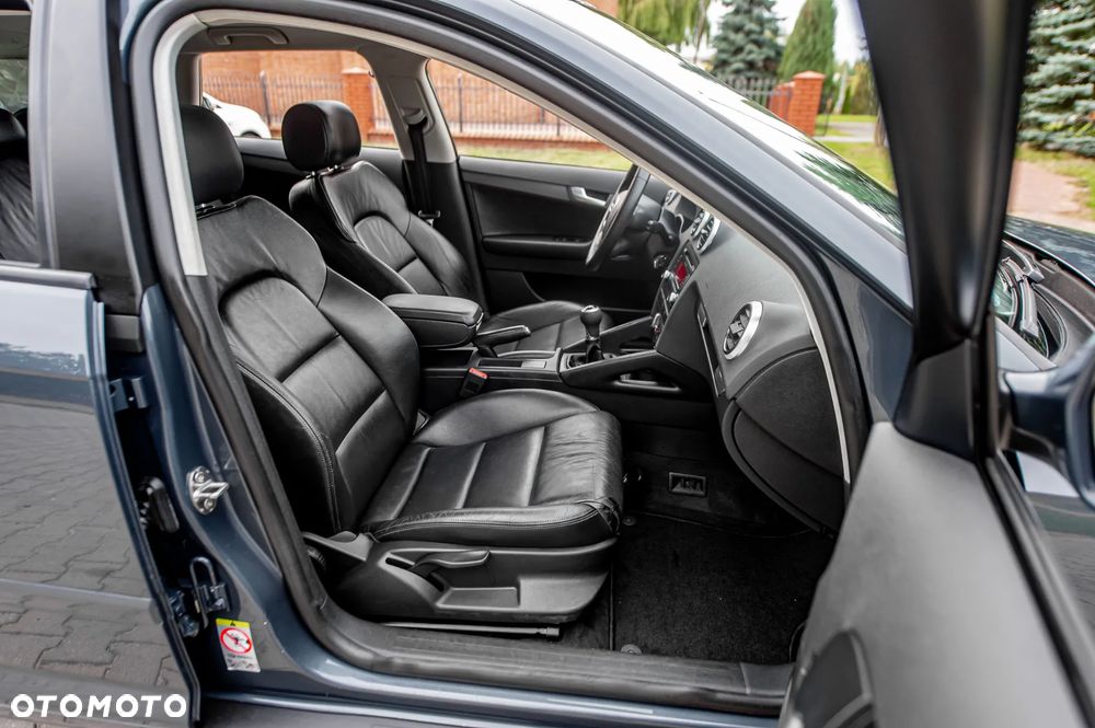 Audi A3 Sportback 1.6 Ambiente - 25