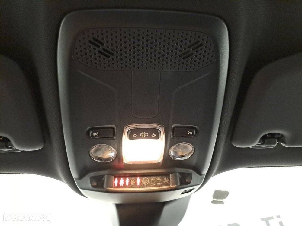 Peugeot 2008 1.2 PureTech Active - 17
