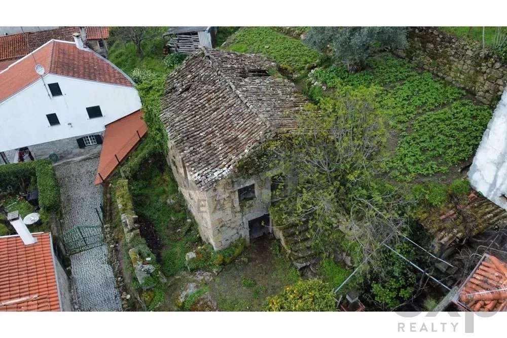 Moradia Isolada para reconstrução - Grande imagem: 2/9