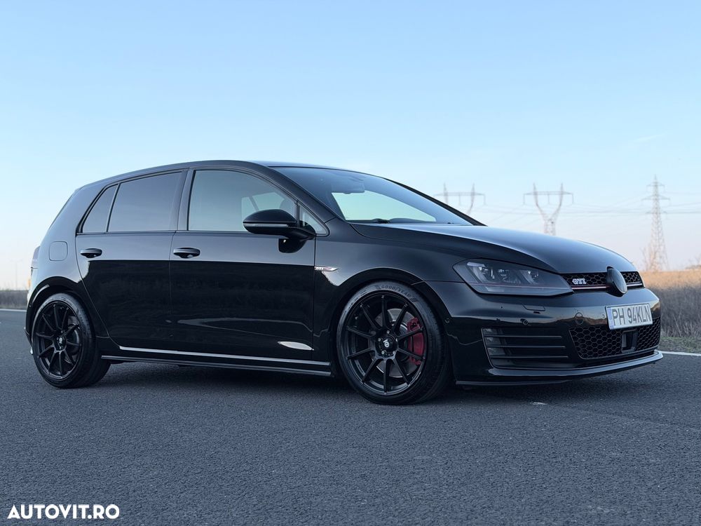 Volkswagen Golf 2.0 TSI BMT 4Mot DSG R - 12