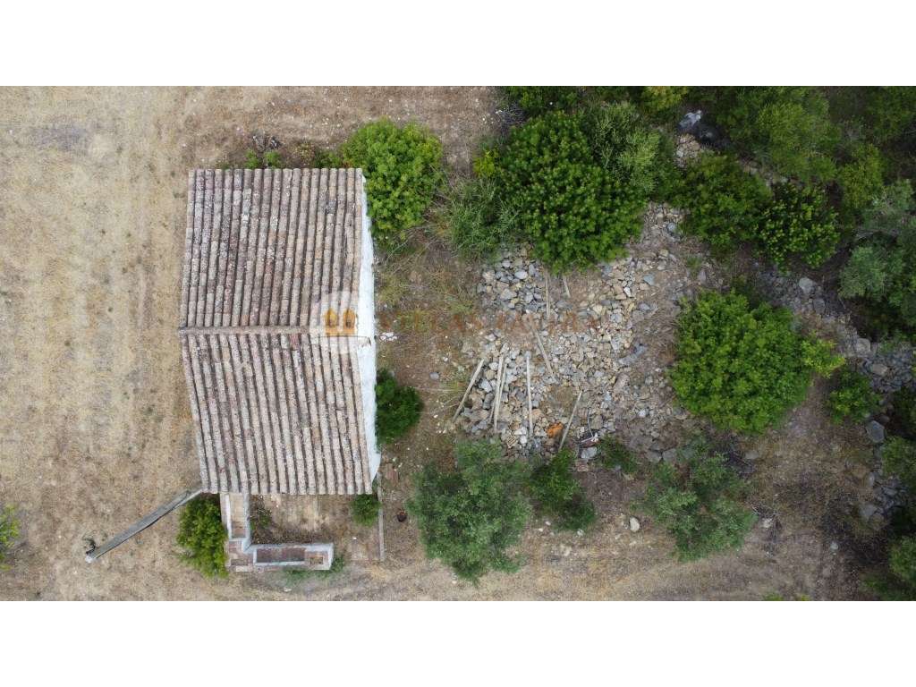Terreno com 3.150 m² e dois artigos urbanos para reconstrução - San... - Grande imagem: 4/22