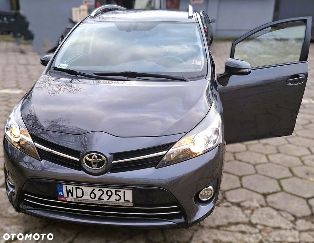 Toyota Verso 1.8 Premium 7os - 8