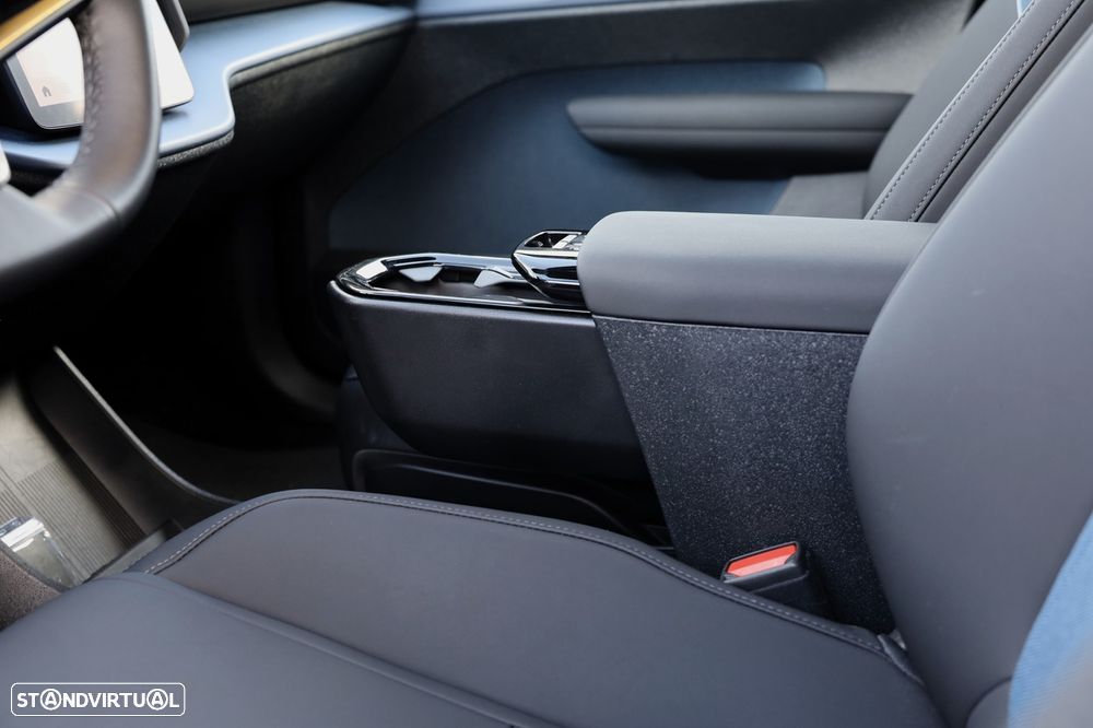 Volvo EX30 69 kWh Single Motor Extended Range Core - 17