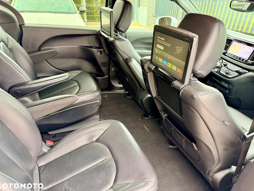 Chrysler Pacifica - 37