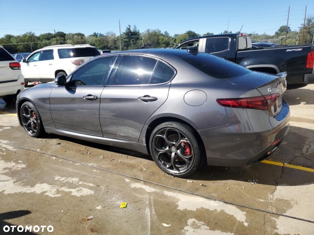 Alfa Romeo Giulia 2.0 Turbo 16V AT8-Q4 Ti - 2