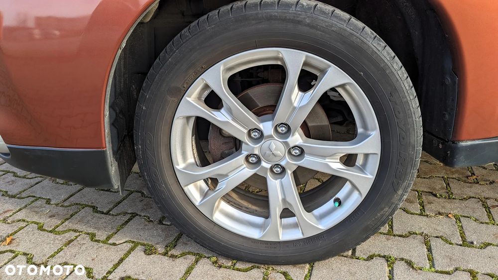 Mitsubishi Outlander 2.0 Intense + - 10