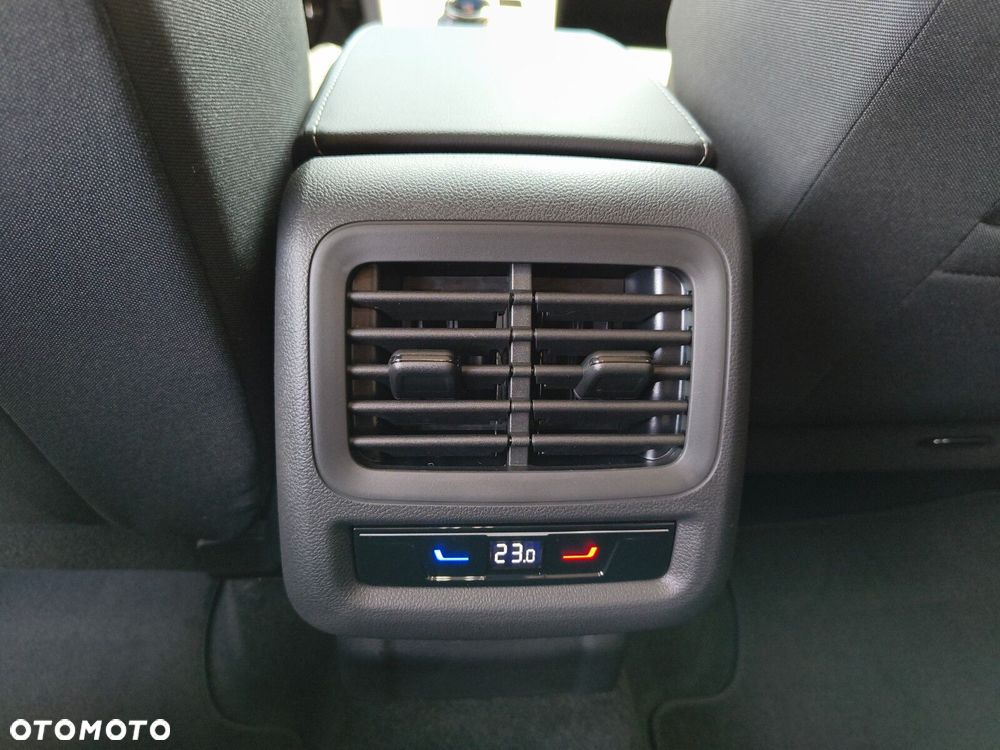 Volkswagen T-Roc 1.5 eTSI Life DSG - 25