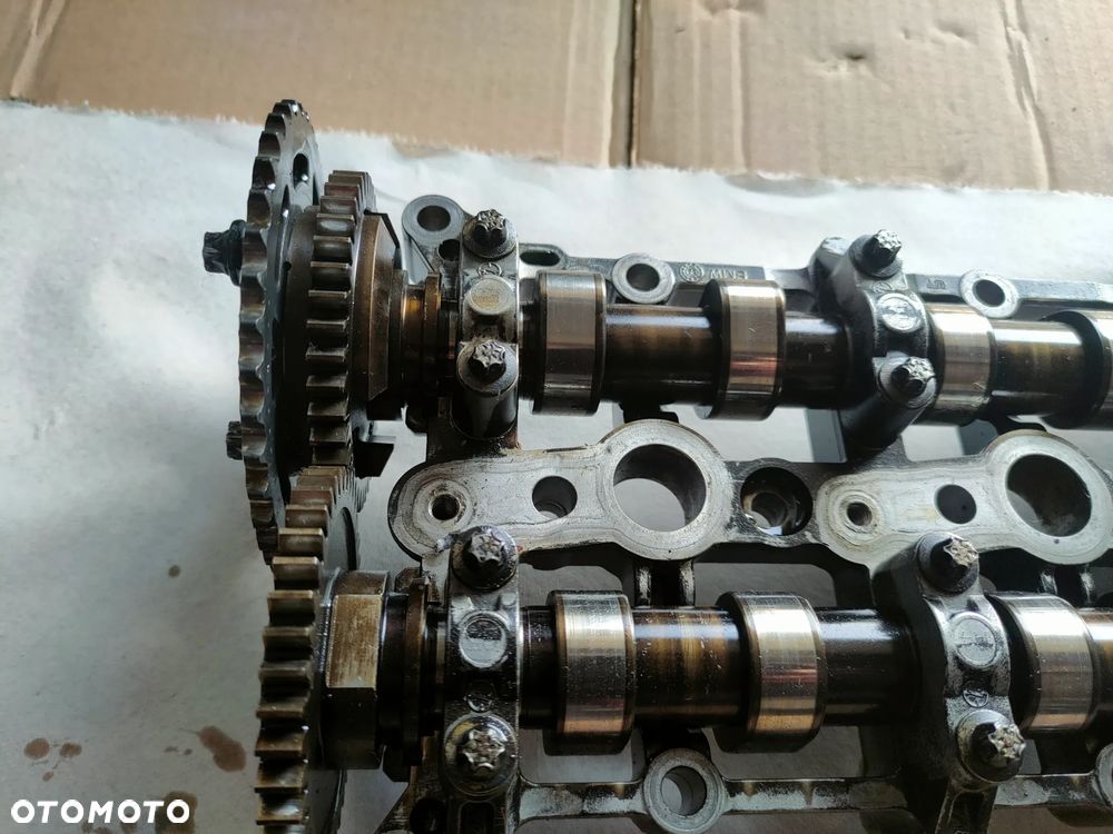 Wałki rozrządu z podstawą BMW F10,F30  2,0D  N47 - 2