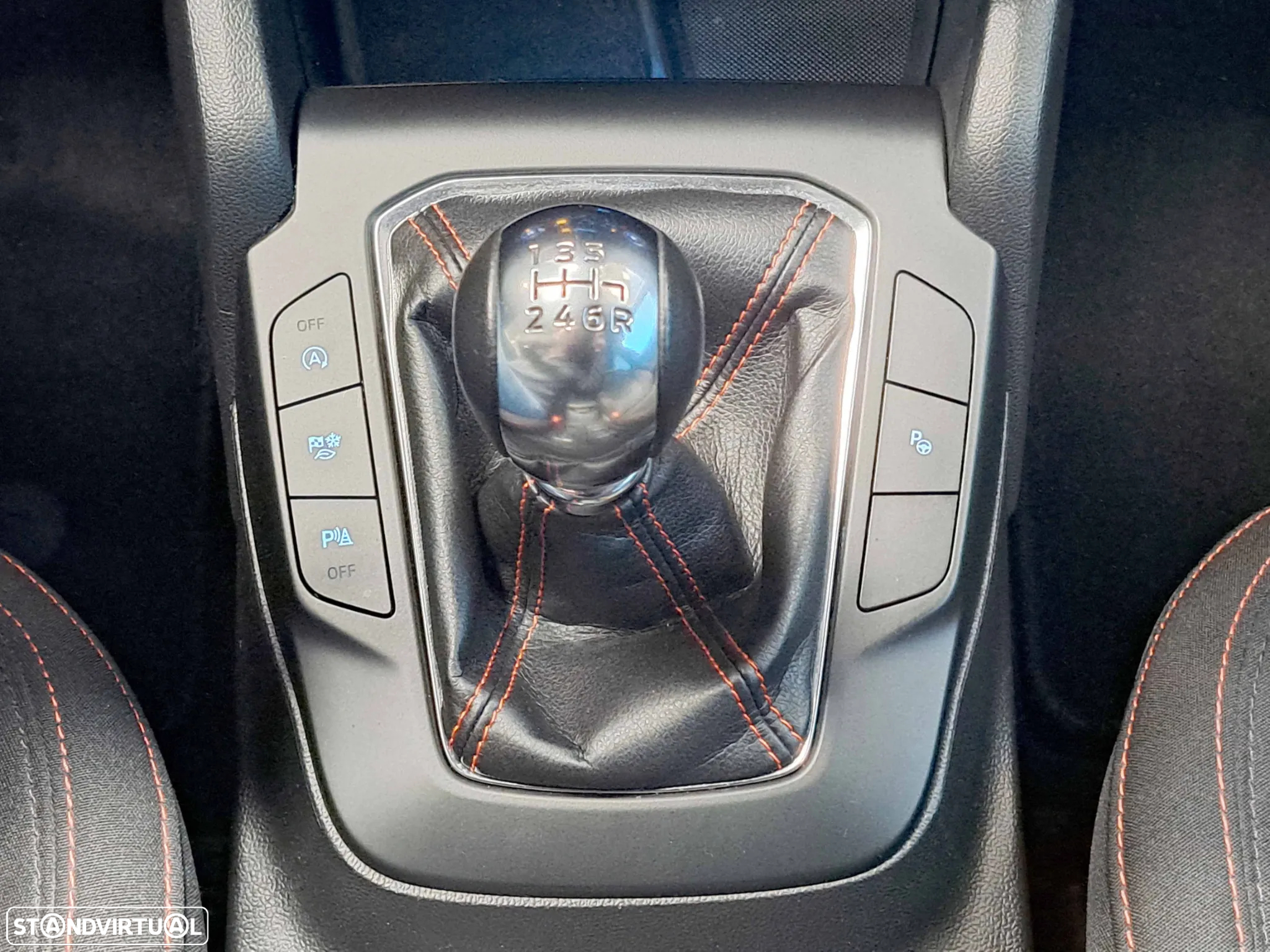 Ford Focus 1.0 EcoBoost MHEV ST-Line - 14