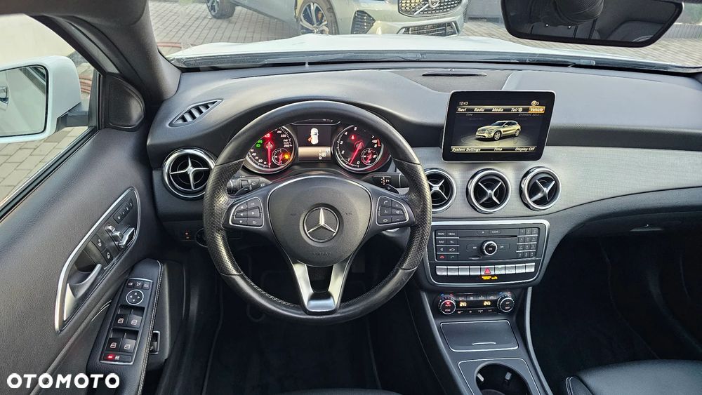 Mercedes-Benz GLA 250 4Matic 7G-DCT Peak Edition - 10