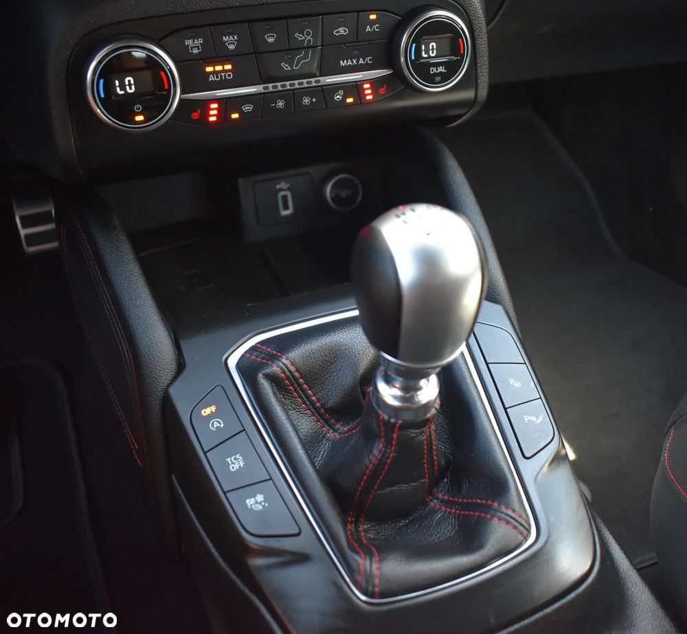 Ford Focus 1.5 EcoBlue STart-Stopp-System ST-LINE - 24