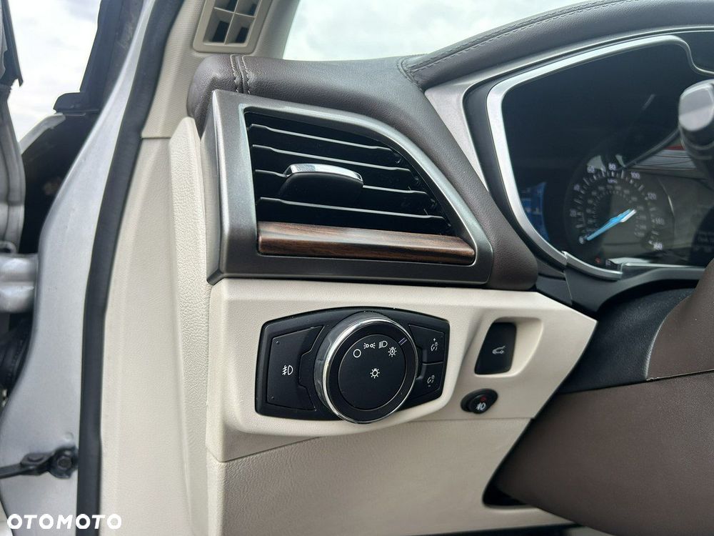 Ford Fusion - 19