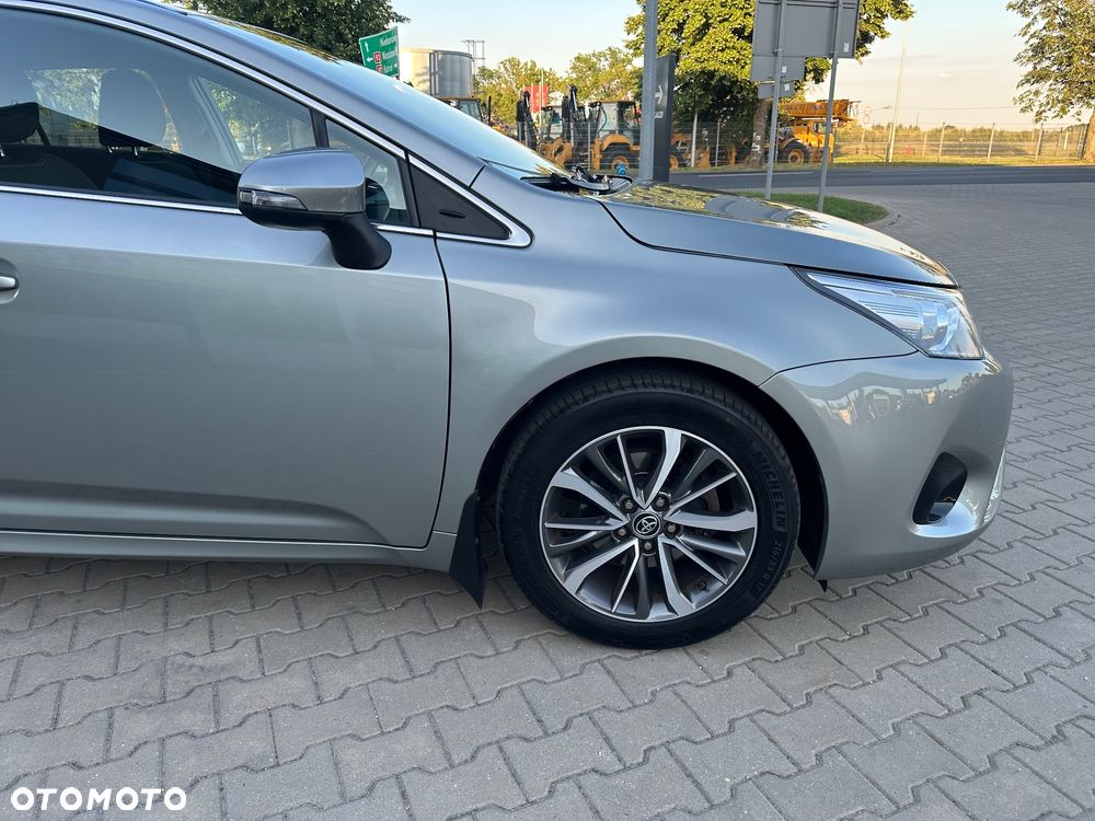 Toyota Avensis Touring Sports 1.8 Comfort - 10
