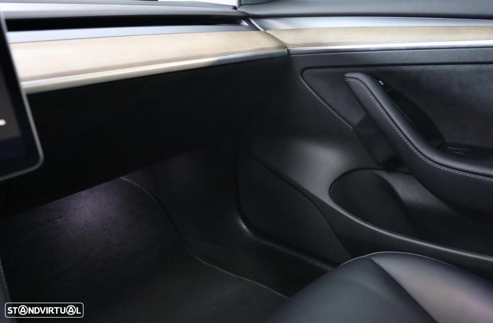 Tesla Model 3 Long Range AWD Dual Motor Performance - 16
