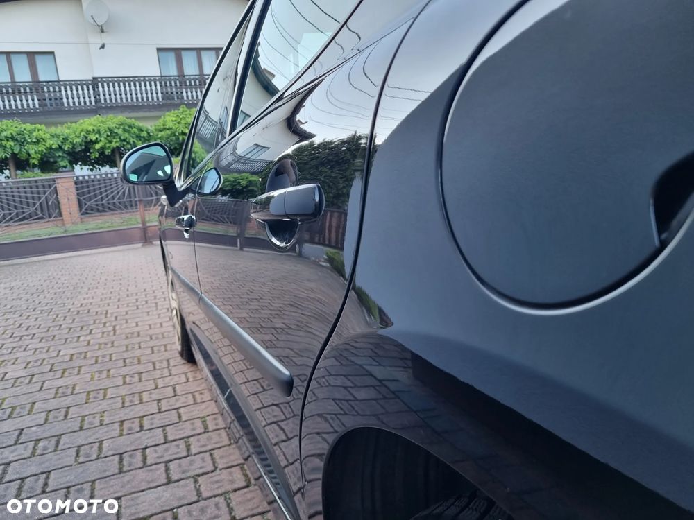 Peugeot 207 75 forever - 11
