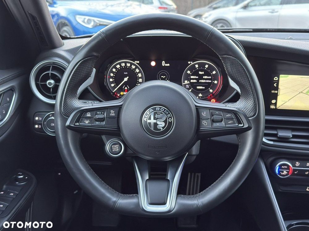 Alfa Romeo Giulia 2.0 Turbo 16V AT8-Q4 Veloce - 27