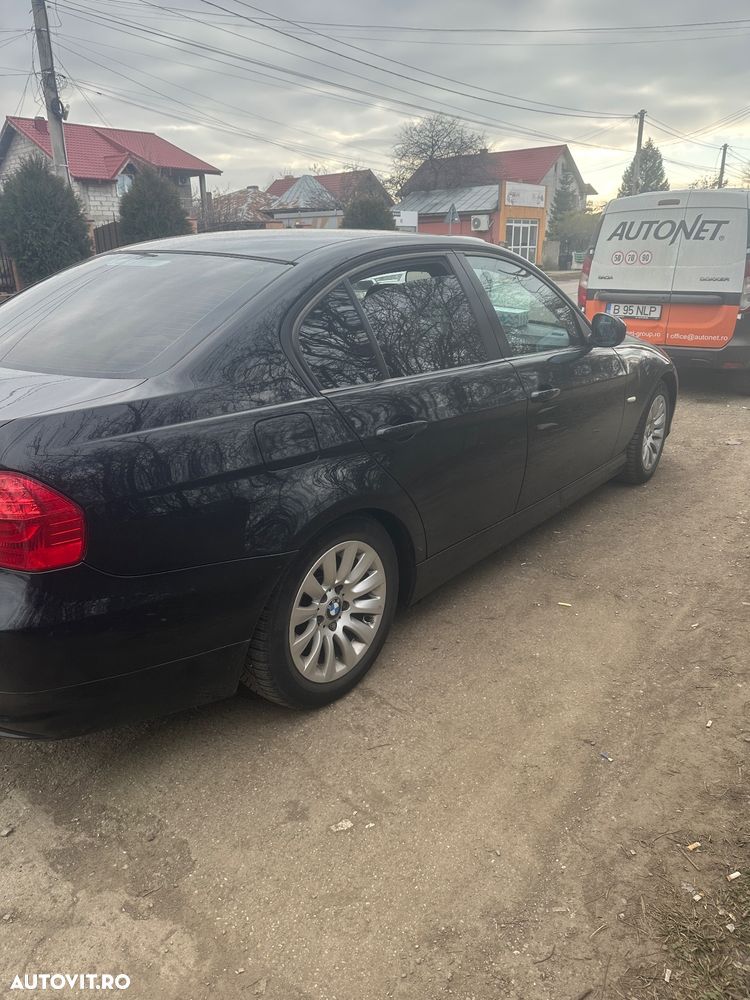 BMW Seria 3 318i - 14