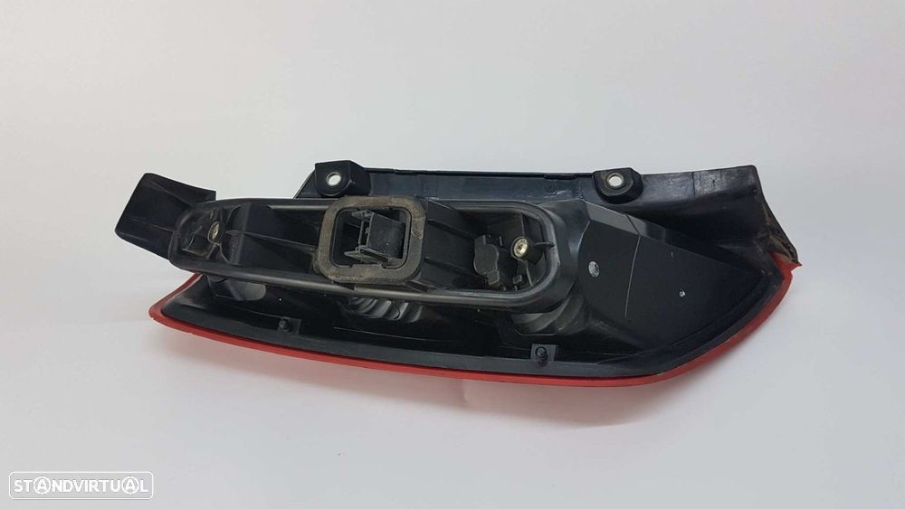 FAROLIM TRASEIRO DIREITO FIAT GRANDE PUNTO (199) 1.3 MULTIJET SPORT (01.2007->) - 9