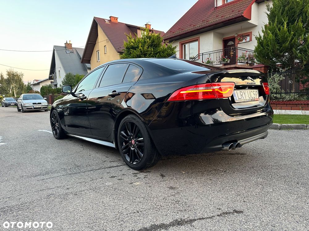Jaguar XE 2.0 D R-Sport - 5