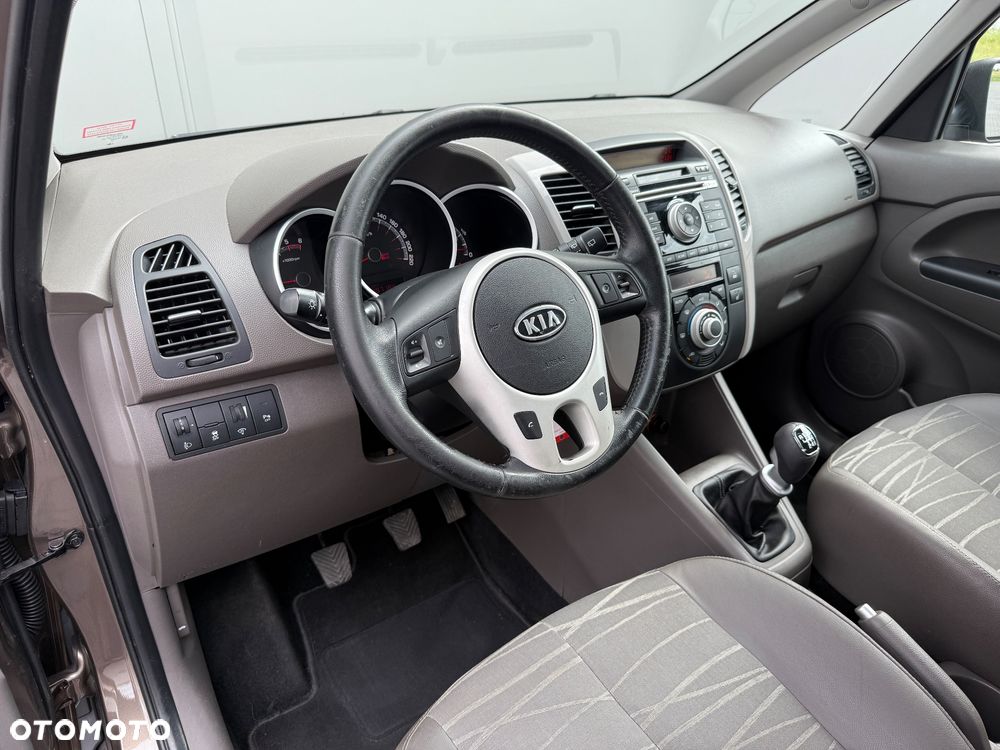 Kia Venga 1.6 CRDi 128 Fifa World Cup Edition - 13