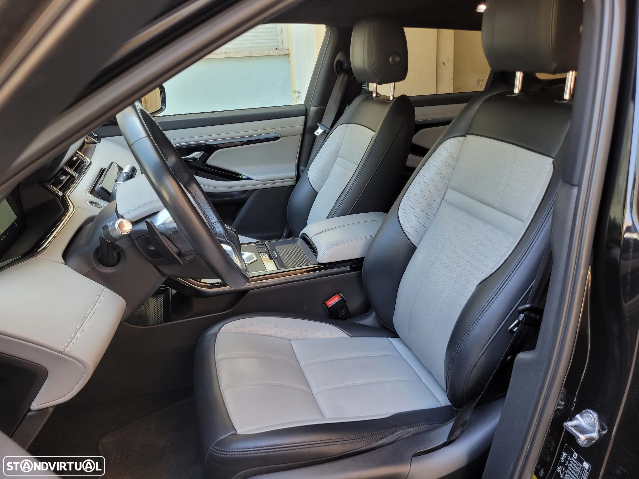 Land Rover Range Rover Evoque 2.0 D150 AWD R-Dynamic S Auto - 17