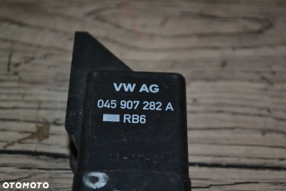 VW AUDI SEAT SKODA PRZEKAŹNIK ŚWIEC ŻAROWYCH 045907282A 0281003042 - 3