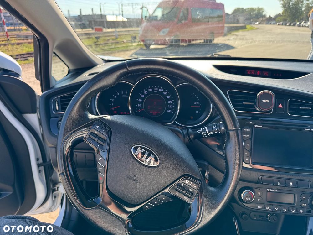 Kia Ceed - 24