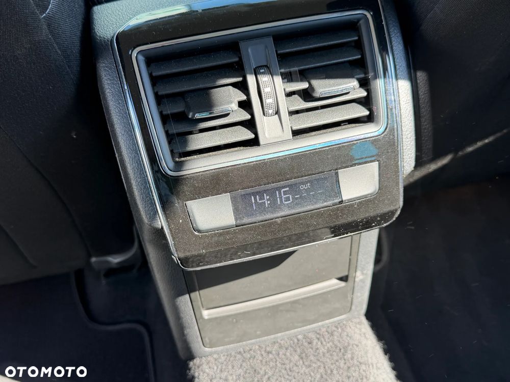 Skoda Superb 1.6 TDI GreenLine - 26