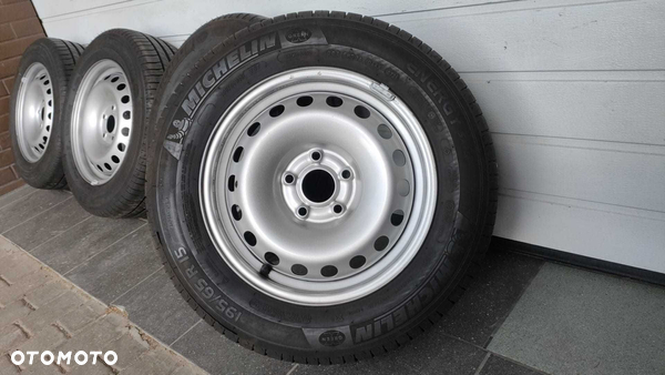 Koła stalowe Renault Kangoo II 15" 5x108 opony lato 195/65/15 (OL1642)