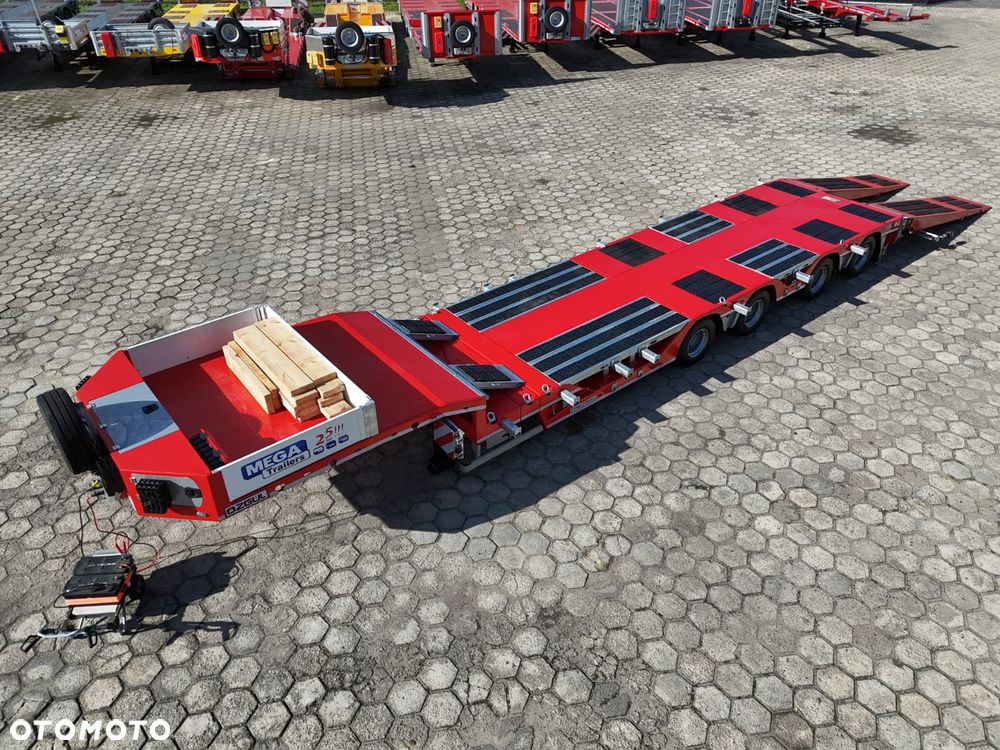 Inny 4 OSIOWA NISKOPODWOZIOWA z zagłębieniami na koła, rozciągana 5.000mm, długie najazdy 70T DMC - 18