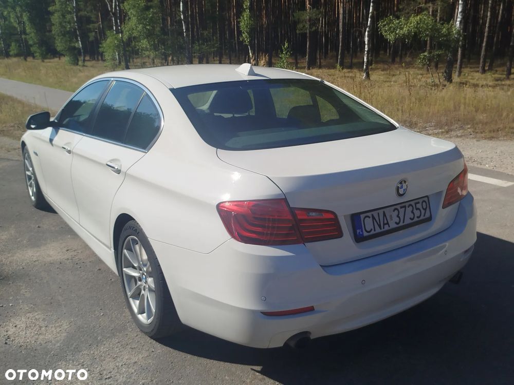 BMW Seria 5 535i xDrive Sport-Aut - 4