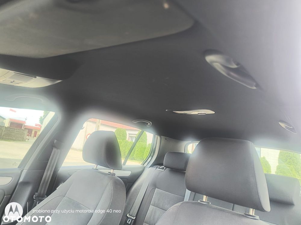 Volkswagen Golf 1.6 TDI Highline - 4