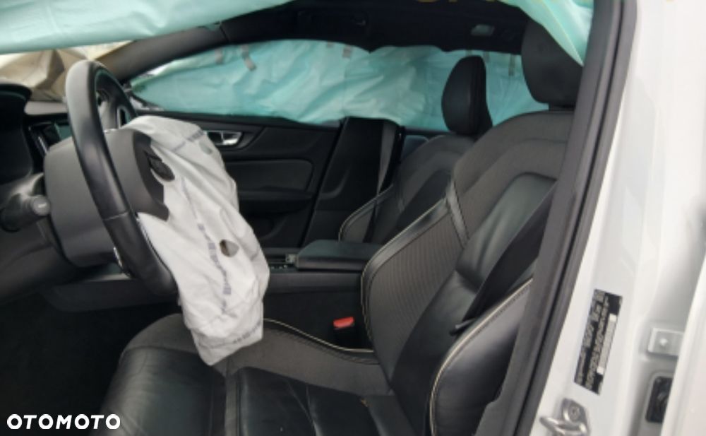 Volvo S60 T6 AWD Geartronic RDesign - 16