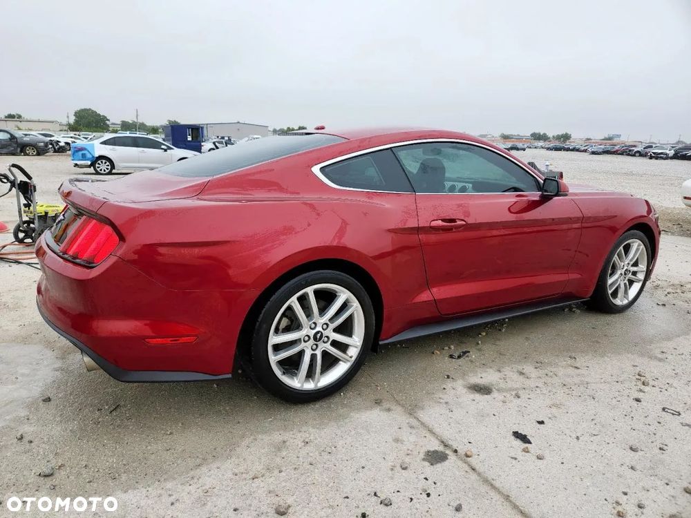 Ford Mustang Fastback 2.3 Eco Boost - 4
