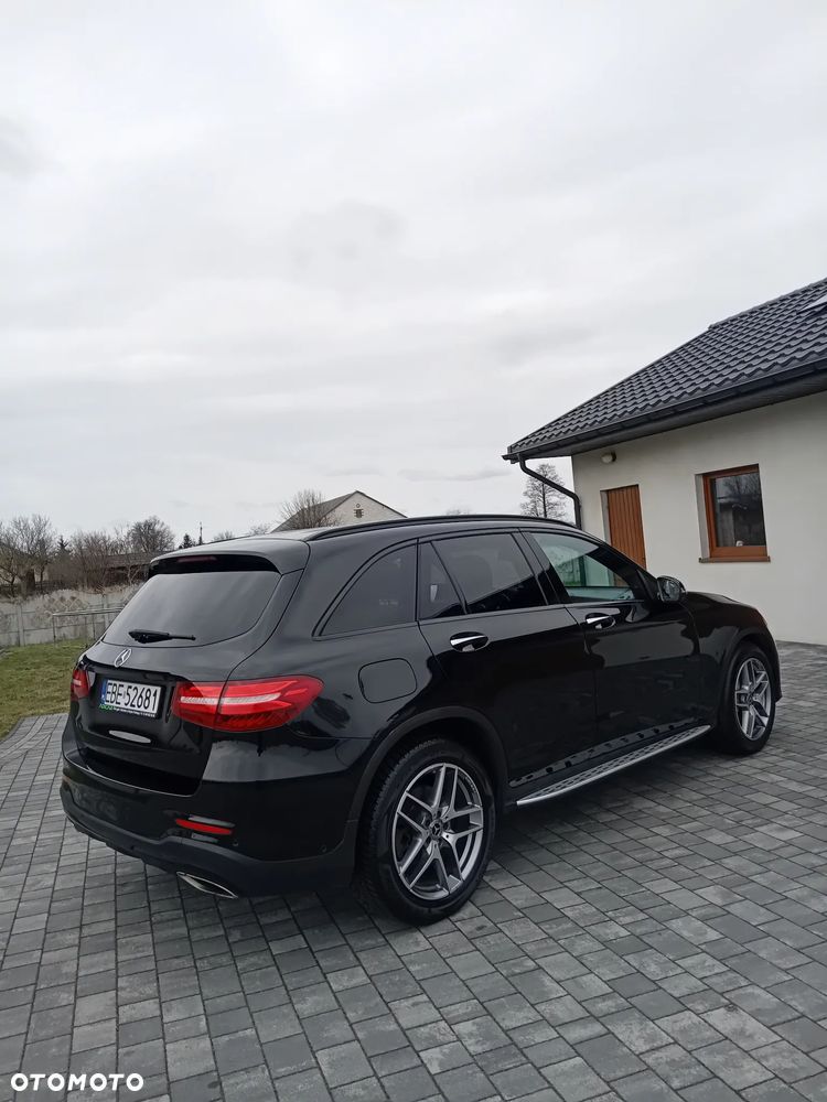 Mercedes-Benz GLC 250 4Matic 9G-TRONIC AMG Line - 12